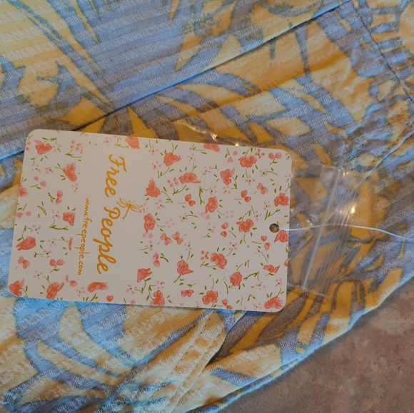 Free People High Waisted Cute Floral Shorts, Sz 4 - Picture 3 of 6